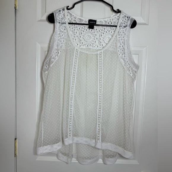 Torrid‎ 1 White Lace Crochet Mesh Sleeveless Swing Tank Top USA Made Festival - Picture 1 of 7